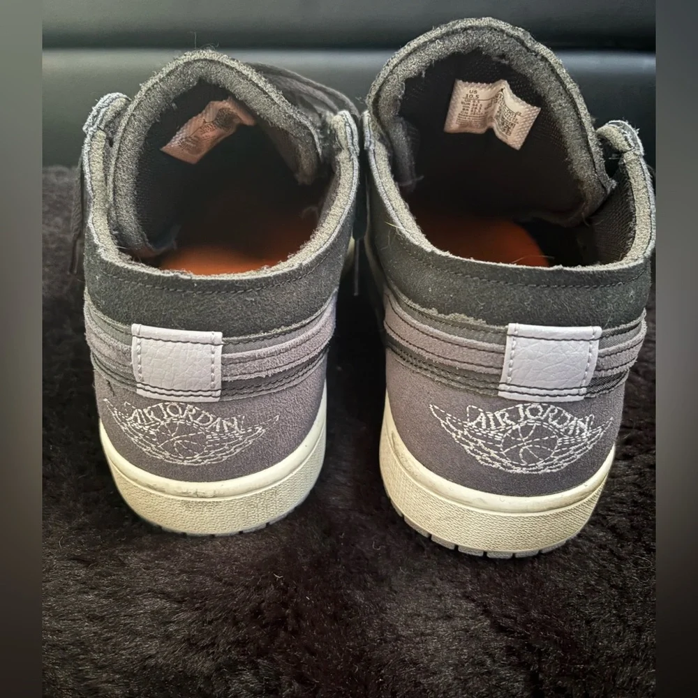 Nike Gray and Black Sneakers - Picture 4 of 6